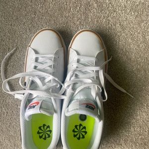 Nike women’s Court Legacy shoes…size 9